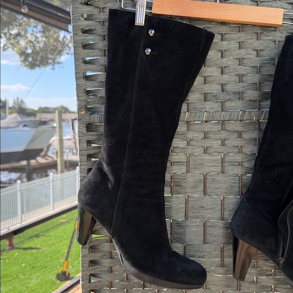 La CANADIENNE Mazy Black Suede Heeled Boots - Picture 7 of 10